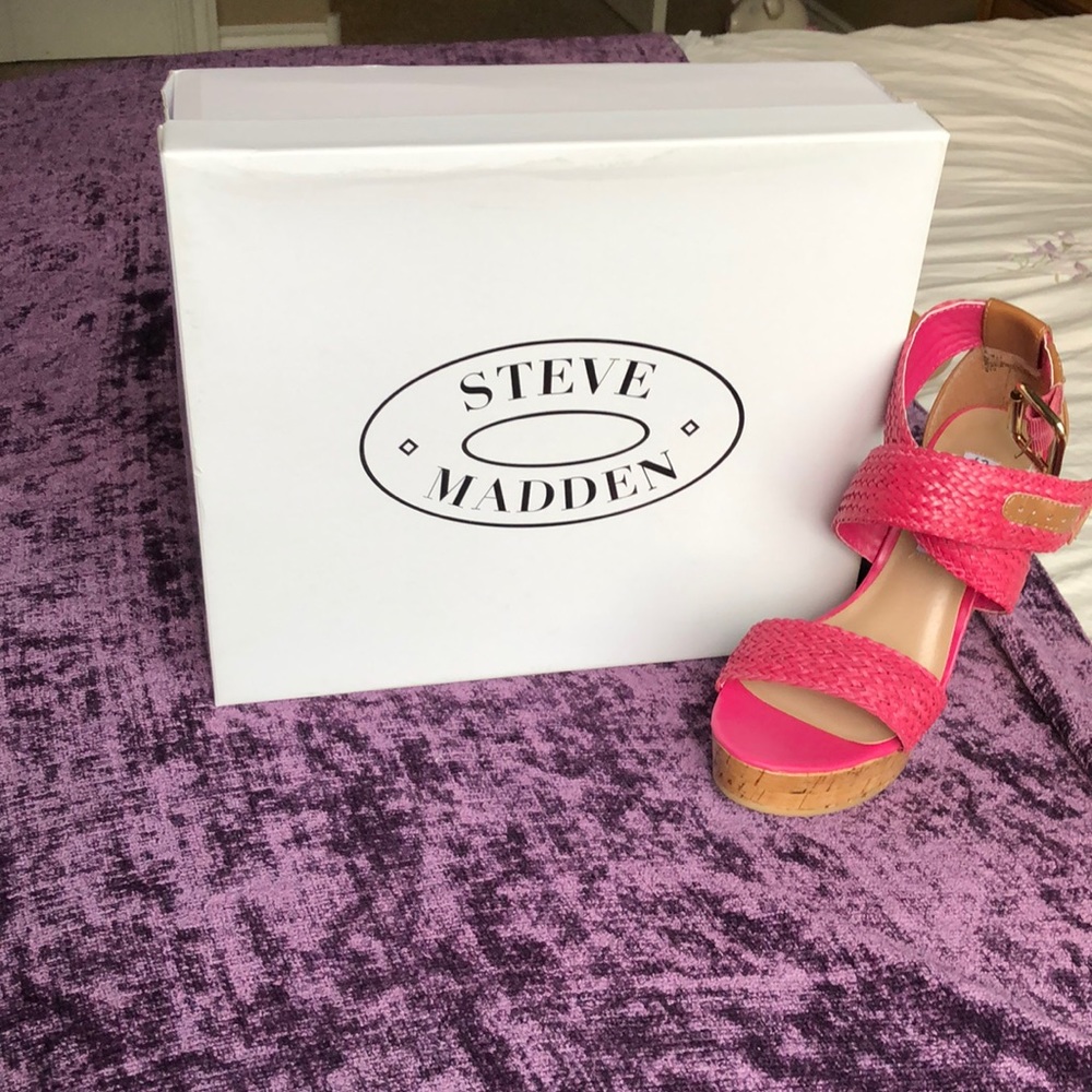 Pink wedges
